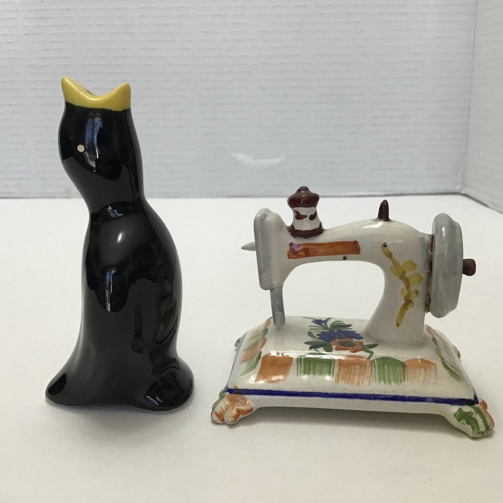 VTG Norpro Pie Black Bird Vent Crow Steam Pie & Bassani Ceramic Sewing Machine
